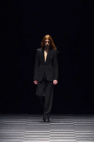 Look 37